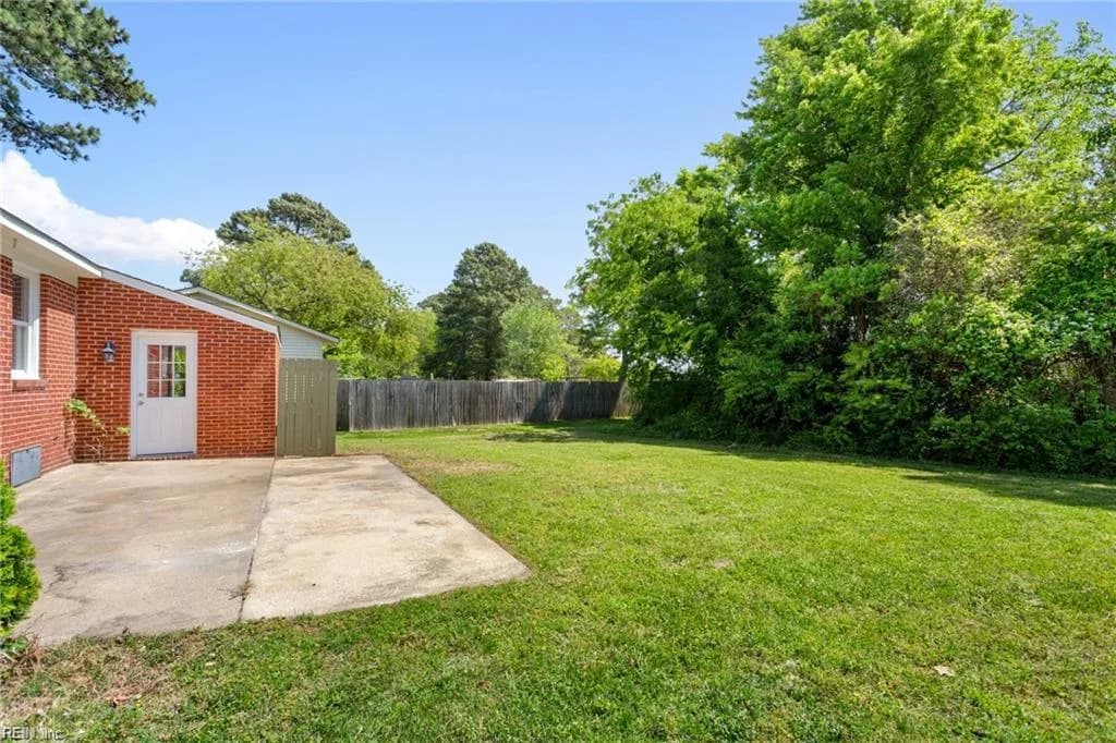 1642 Old Buckroe RD, HAMPTON VA 23664 - Photo 4