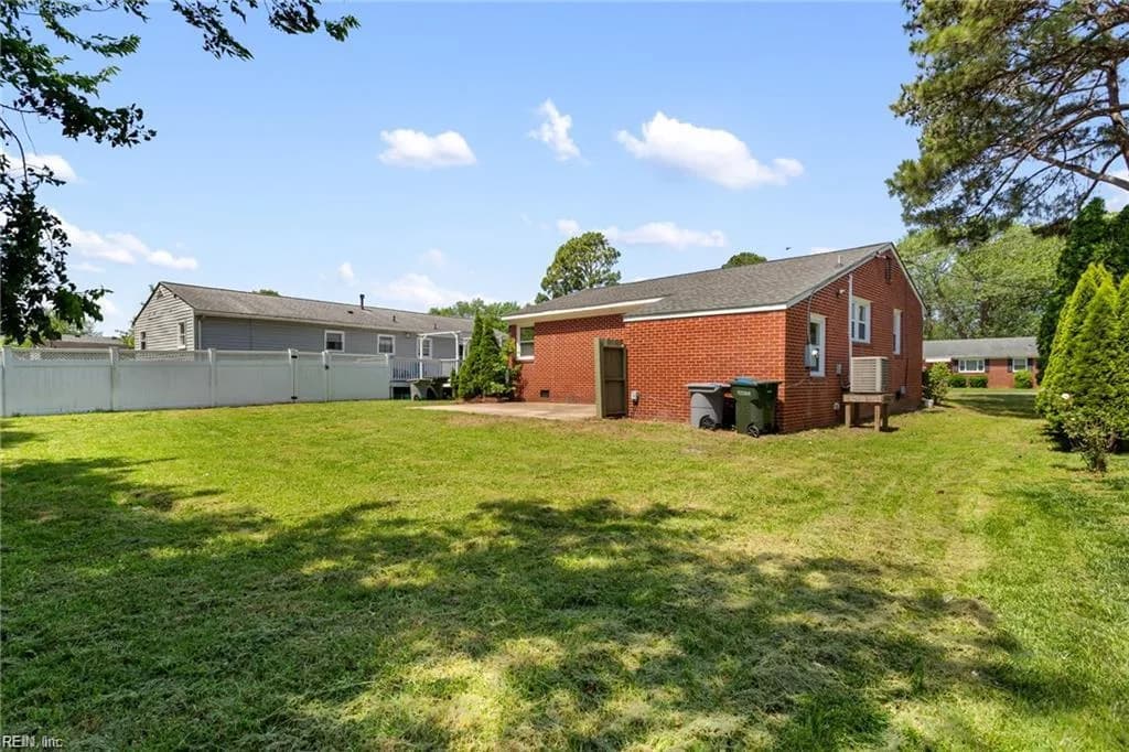 1642 Old Buckroe RD, HAMPTON VA 23664 - Photo 5