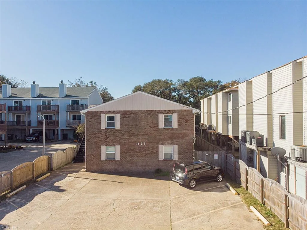 1423 E Ocean View AVE #4, Norfolk — 1 bed Residential, 605 sqft