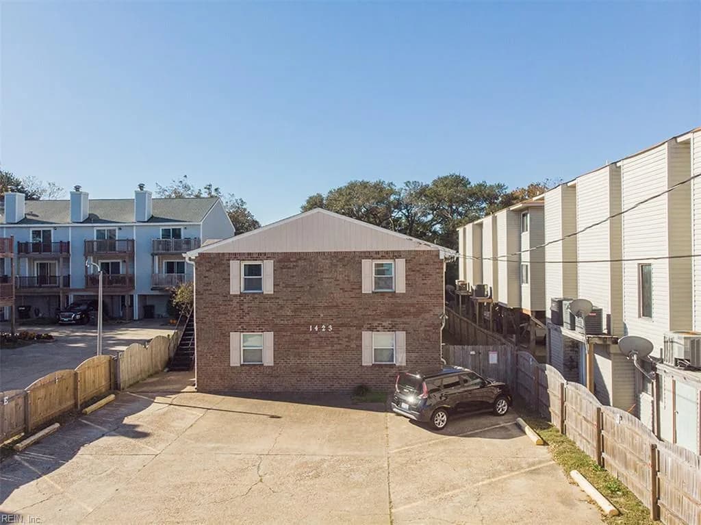 1423 E Ocean View AVE #4, NORFOLK VA 23503 - Photo 2