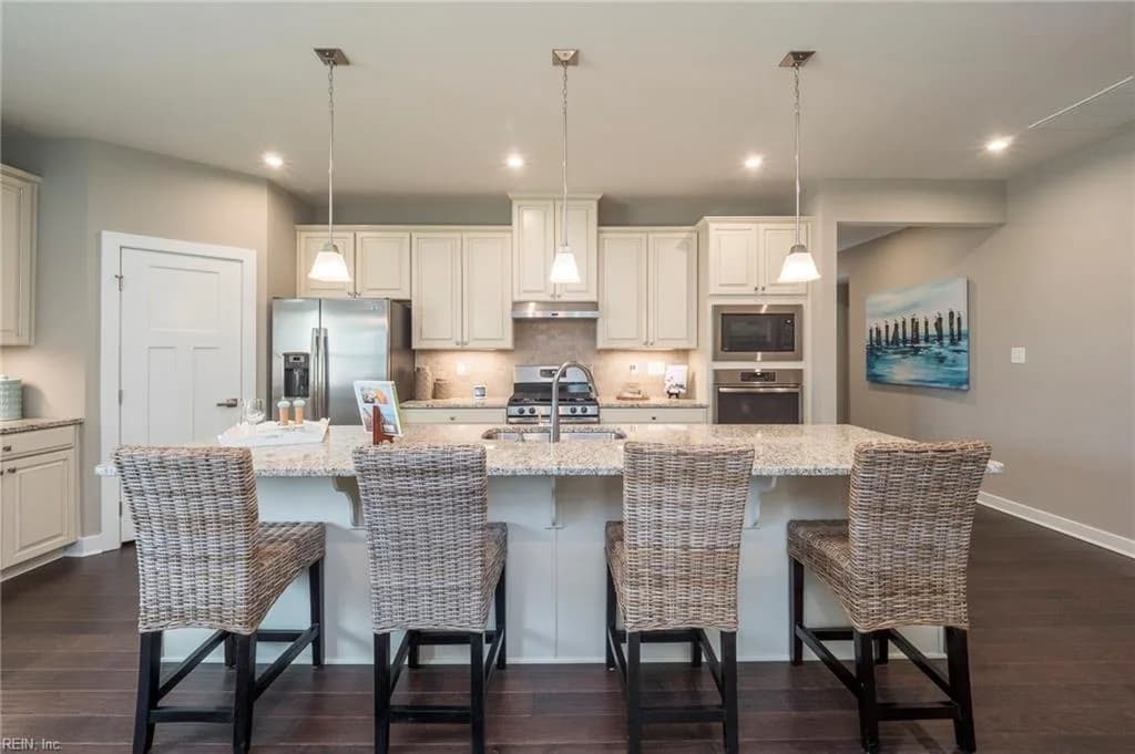 208 Woodcreek RD, WILLIAMSBURG VA 23185 - Photo 3
