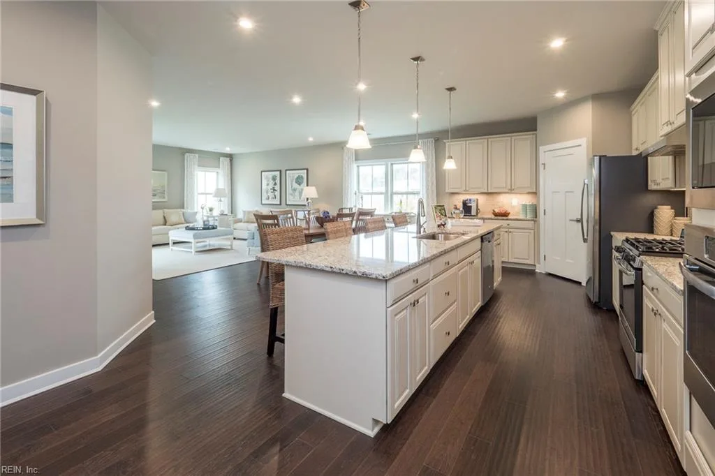 208 Woodcreek RD, WILLIAMSBURG VA 23185 - Photo 5
