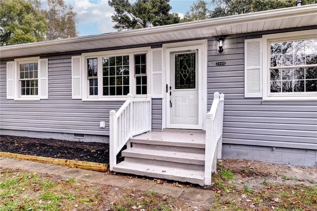 2505 Low Ground RD, HAYES VA 23072 - Photo 2
