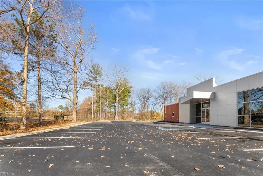 4420 Expressway DR, VIRGINIABEACH VA 23452 - Photo 5
