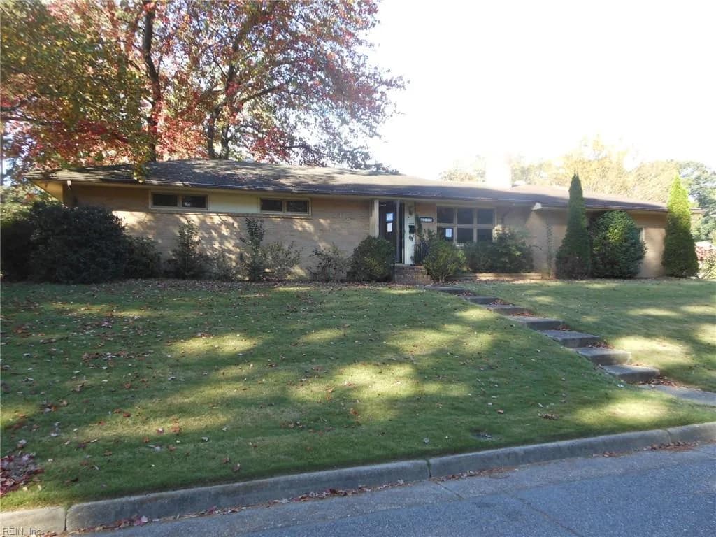 115 Glade RD, NEWPORTNEWS VA 23606 - Photo 3