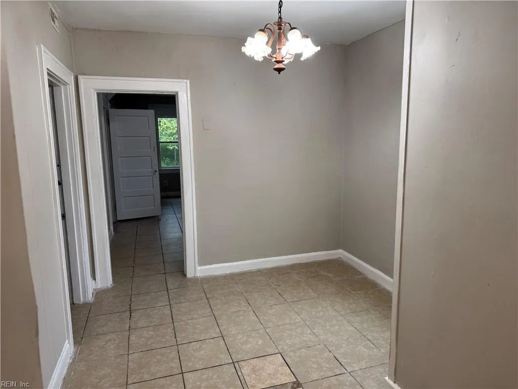 1033 32nd ST, NEWPORTNEWS VA 23607 - Photo 4
