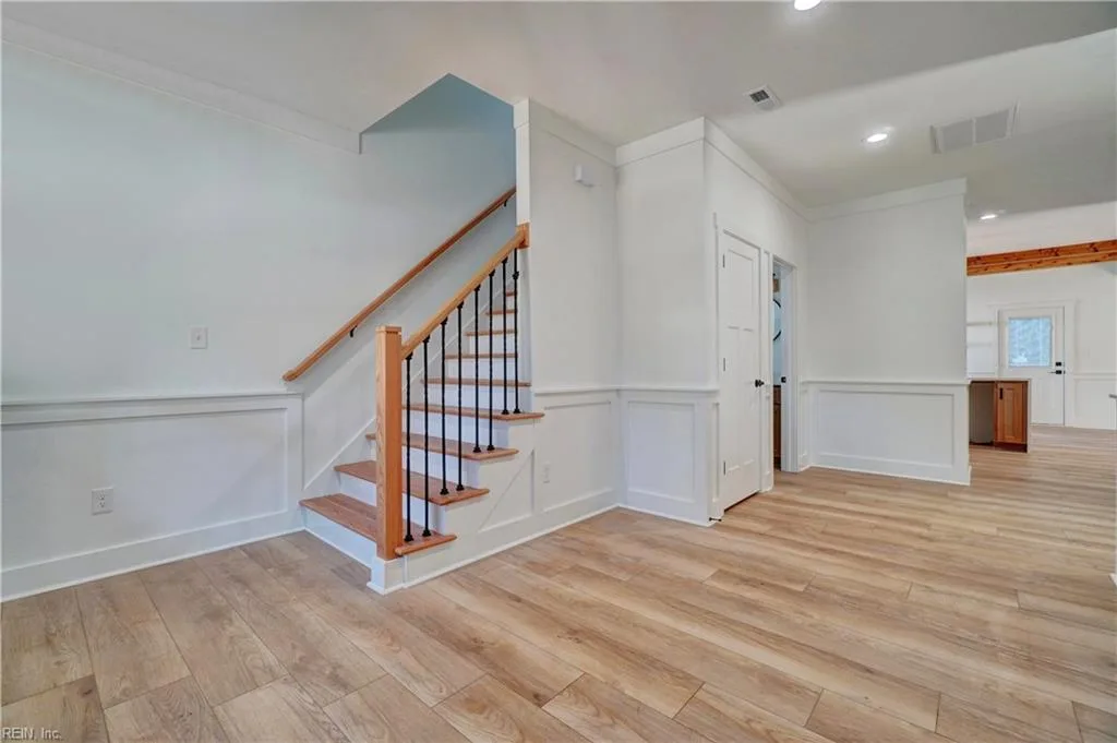 3818 Shell RD, HAMPTON VA 23669 - Photo 5
