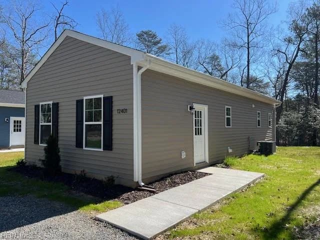 12401 Cedar TRL, GLOUCESTER VA 23061 - Photo 2