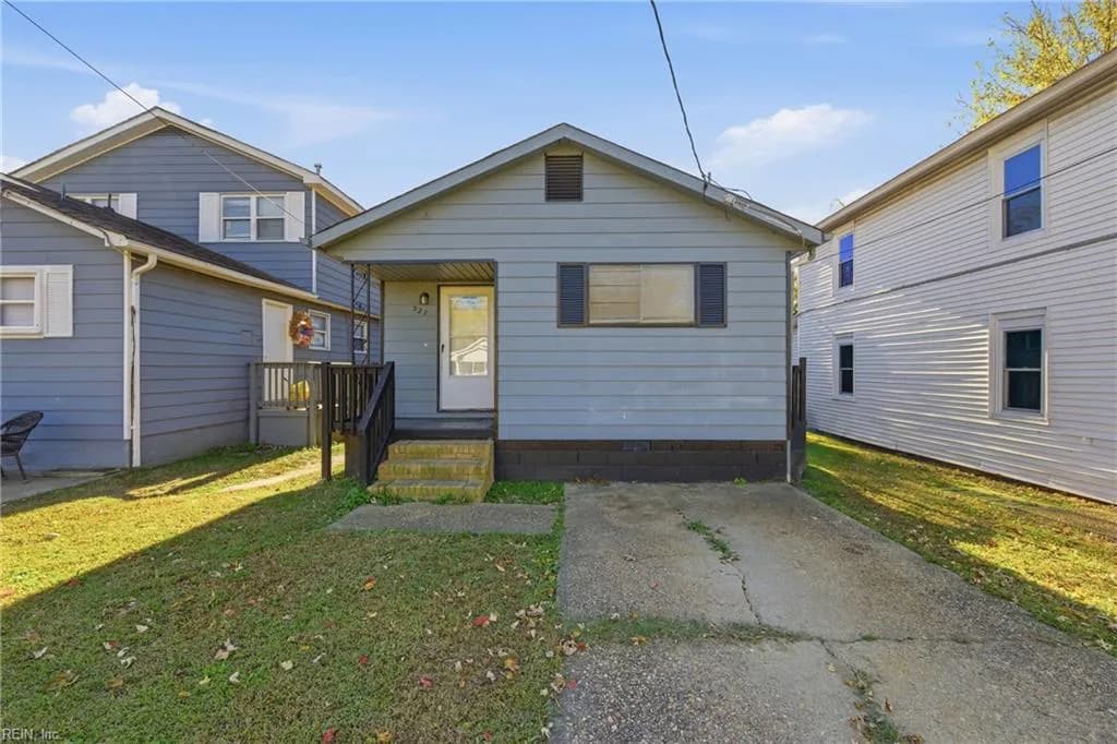 327 Sycamore AVE, NEWPORTNEWS VA 23607 - Photo 2