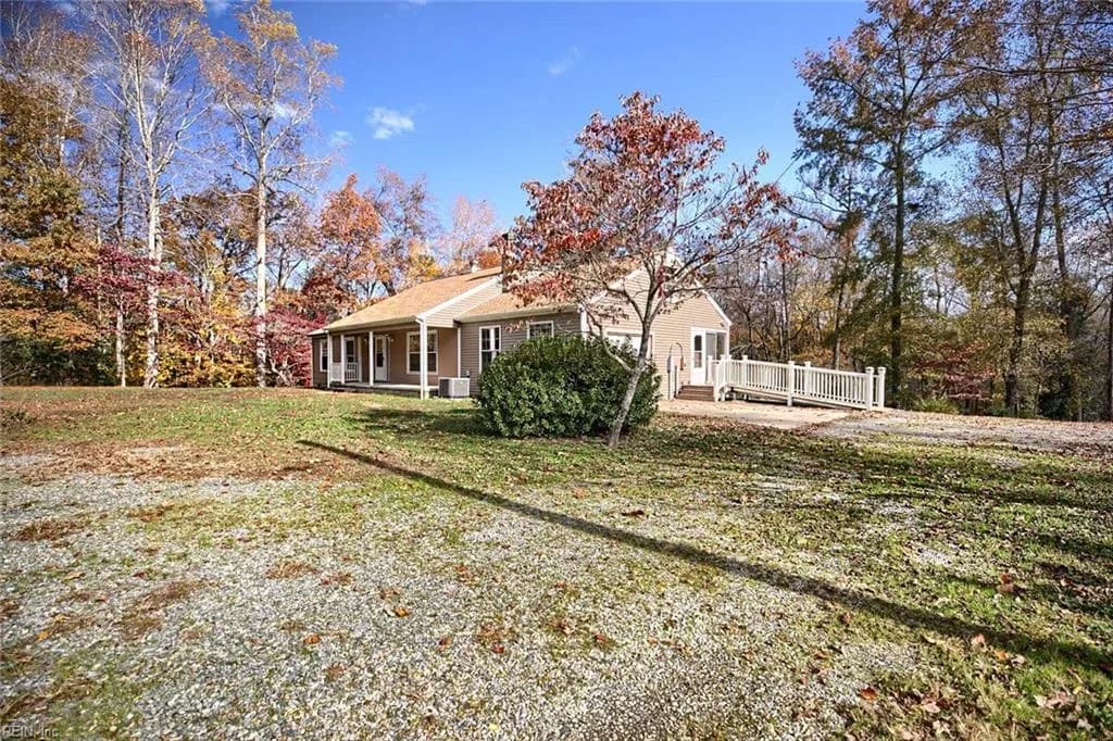 6467 Fleming Rilee LN, GLOUCESTER VA 23061 - Photo 5