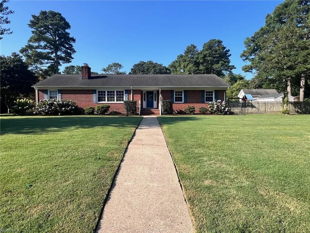4501 Hermitage RD, VIRGINIABEACH VA 23455 - Photo 2