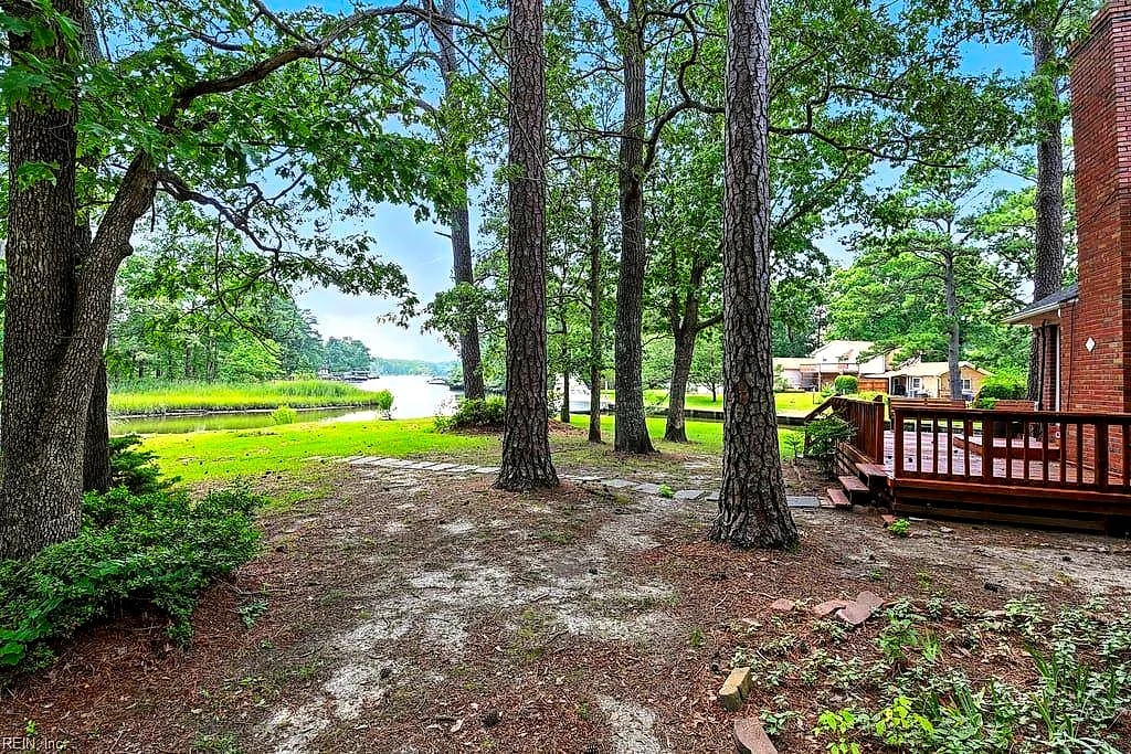 225 Betty CT, Norfolk — 5 bed Residential, 3,762 sqft