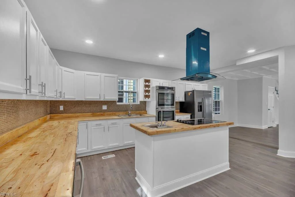 241 Newport News AVE, HAMPTON VA 23669 - Photo 5