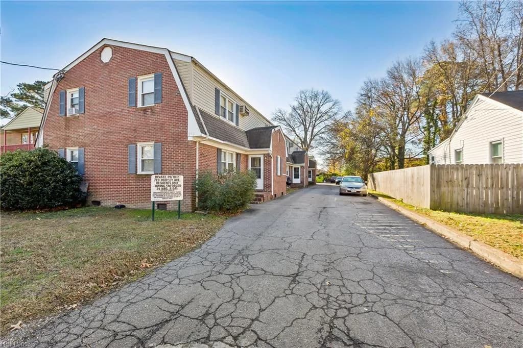 719 Dudley AVE, NORFOLK VA 23503 - Main photo