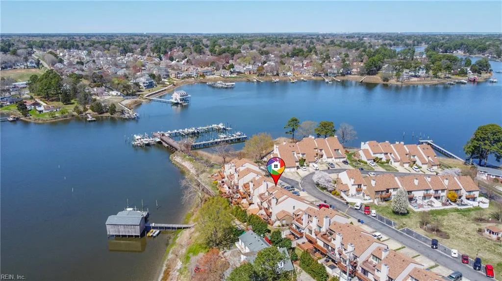 34 Sandie Point LN, PORTSMOUTH VA 23701