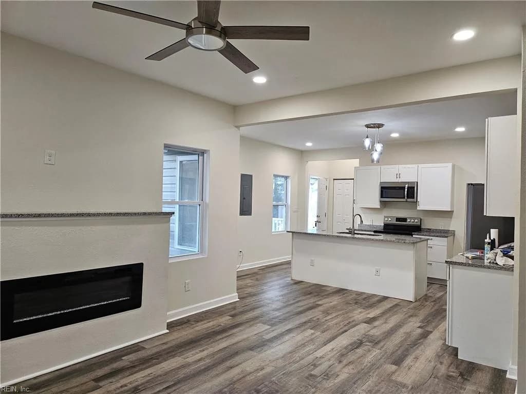 829 28th ST, NEWPORTNEWS VA 23607 - Photo 2