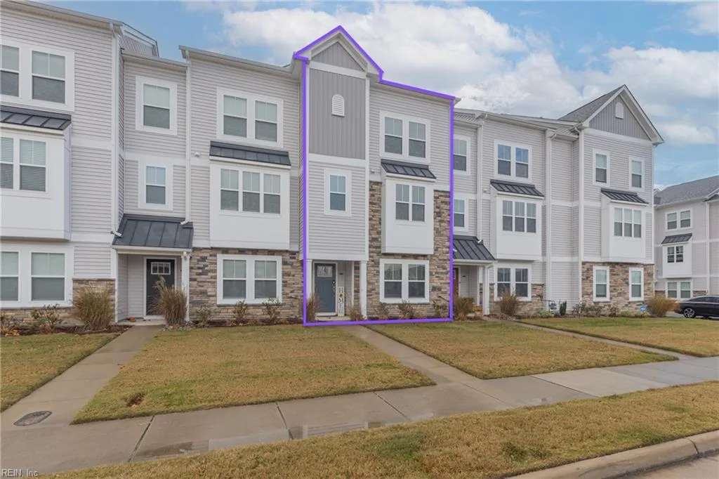 2001 Laycock LN #102, Suffolk — 4 bed Residential, 2,023 sqft