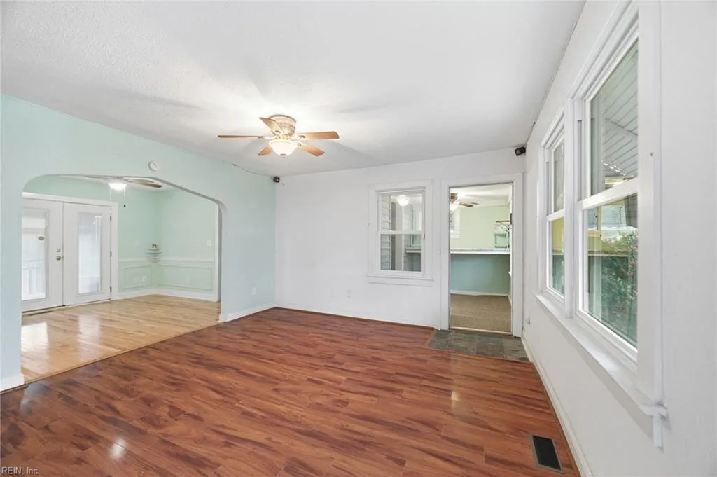 3525 S Warwick CIR, NORFOLK VA 23513 - Photo 5