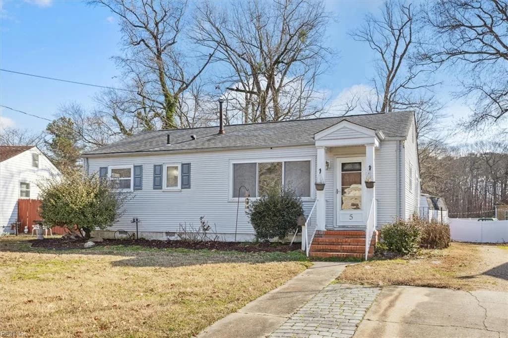 5 Terrace CIR, NEWPORTNEWS VA 23605 - Photo 2