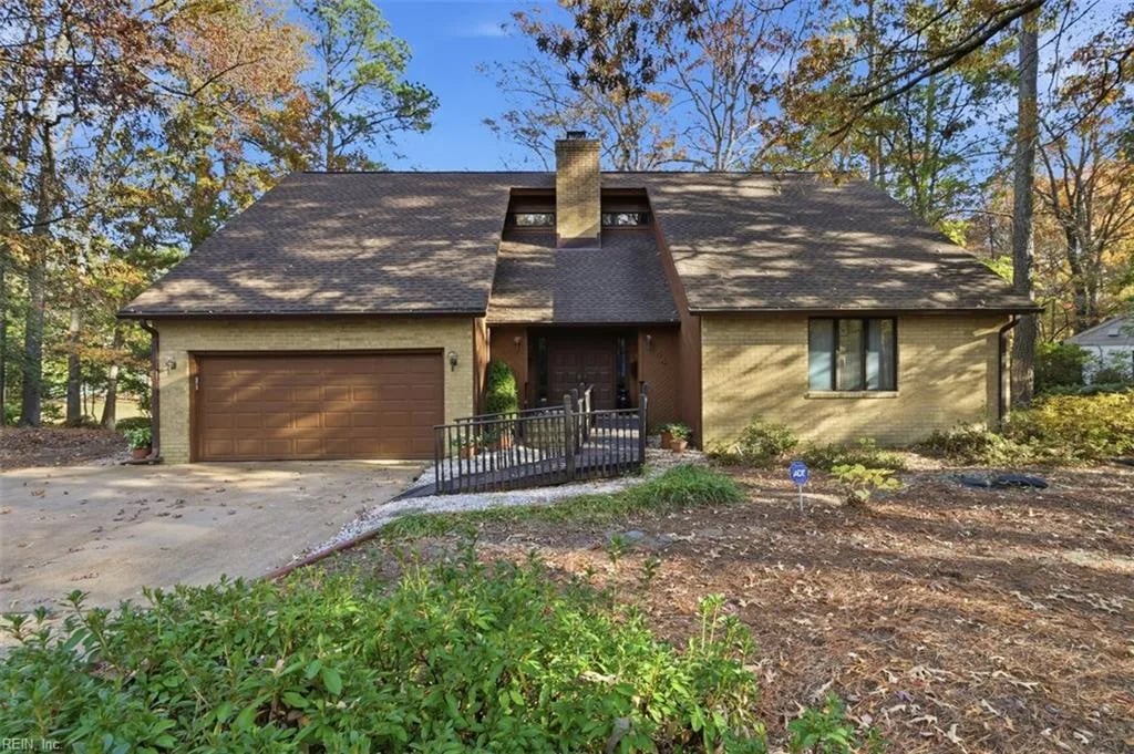 644 Piney Point RD, Virginia Beach — 4 bed Residential, 2,545 sqft