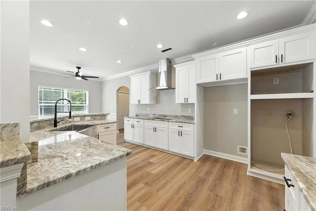 117 Pescara LN, Newport News — 5 bed Residential, 2,750 sqft
