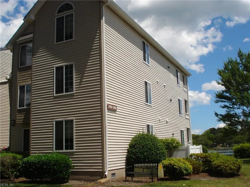 240 Dockside DR #C, HAMPTON VA 23669 - Photo 4
