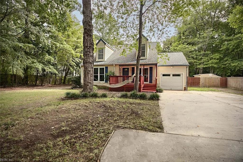 7107 Lord Carrington DR, GLOUCESTER VA 23061 - Photo 2