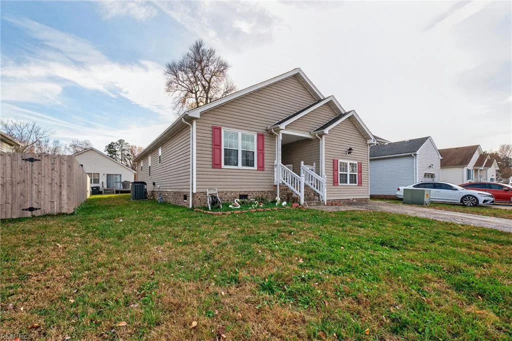 137 Kristen LN, Suffolk — 4 bed Residential, 1,500 sqft