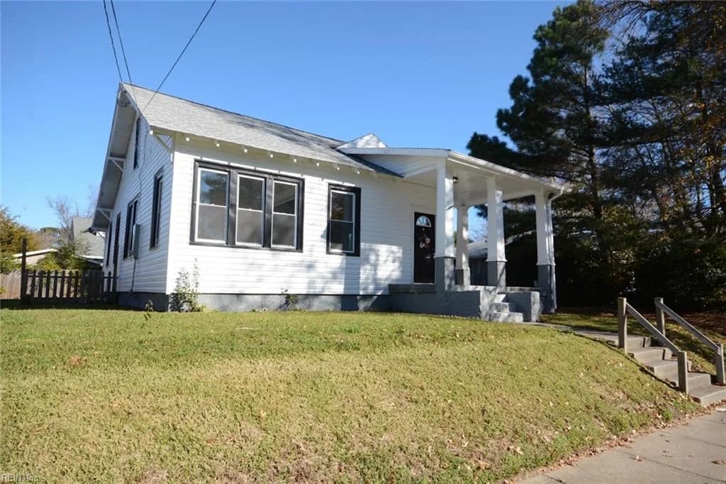 110 E Bay AVE, NORFOLK VA 23503 - Photo 2