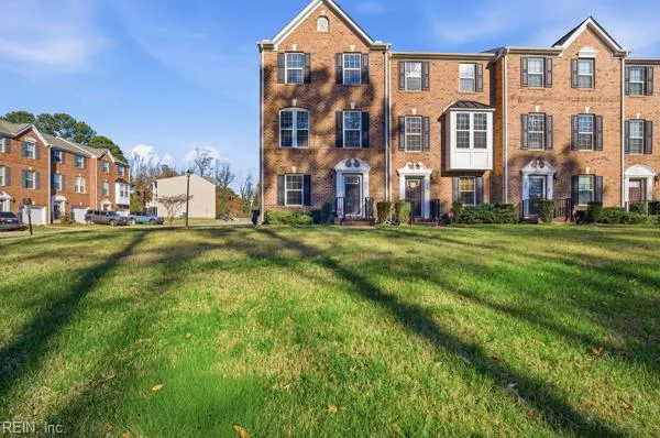 315 W Constance RD #232, Suffolk — 3 bed Residential, 2,120 sqft