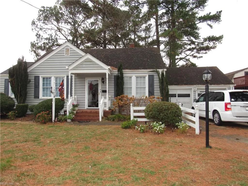 1402 Earle AVE, CHESAPEAKE VA 23324 - Photo 2