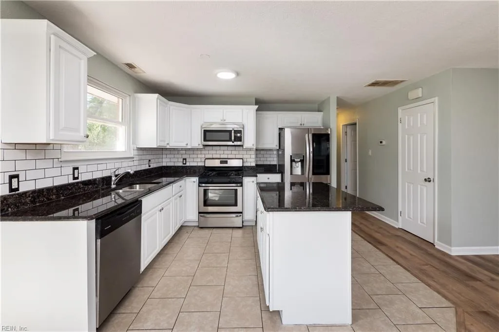 123 Ridgewood RD, CHESAPEAKE VA 23325 - Main photo