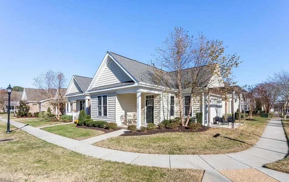 200 Durham ST, SMITHFIELD VA 23430 - Photo 2