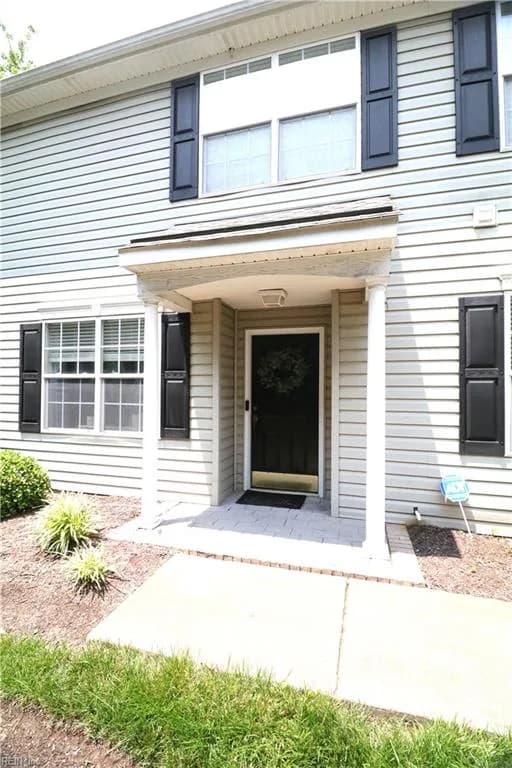 2004 Sawgrass LN, PORTSMOUTH VA 23703 - Main photo