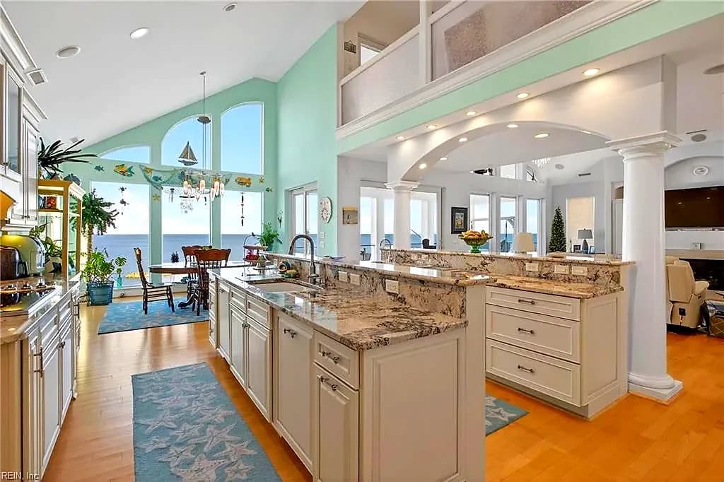 880 W Ocean View AVE, NORFOLK VA 23503 - Main photo