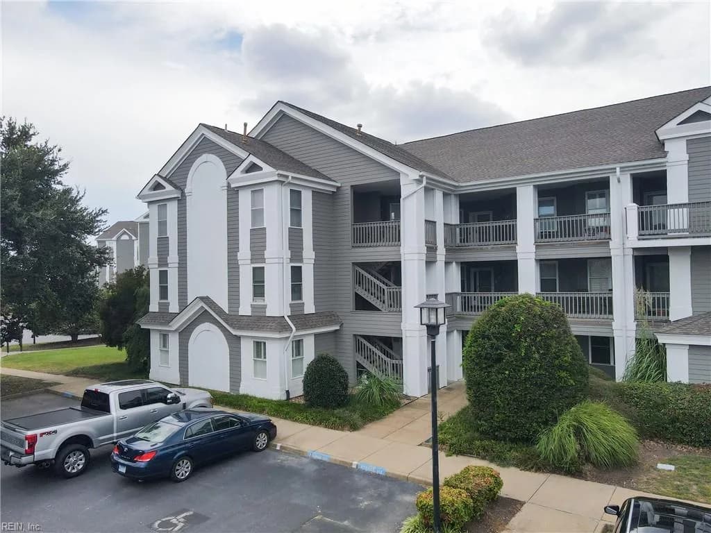1003 High Dunes QUAY #101, HAMPTON VA 23664 - Main photo