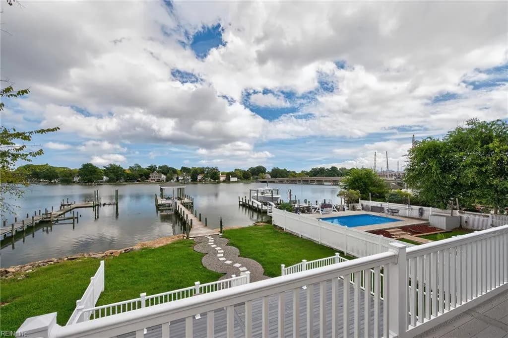 542 River ST, HAMPTON VA 23669 - Photo 2