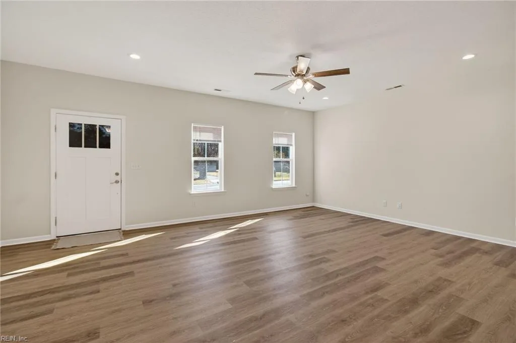 1103 Peartree RD, ELIZABETHCITY NC 27909 - Photo 5