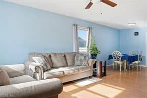 818 Thames DR, HAMPTON VA 23666 - Photo 2