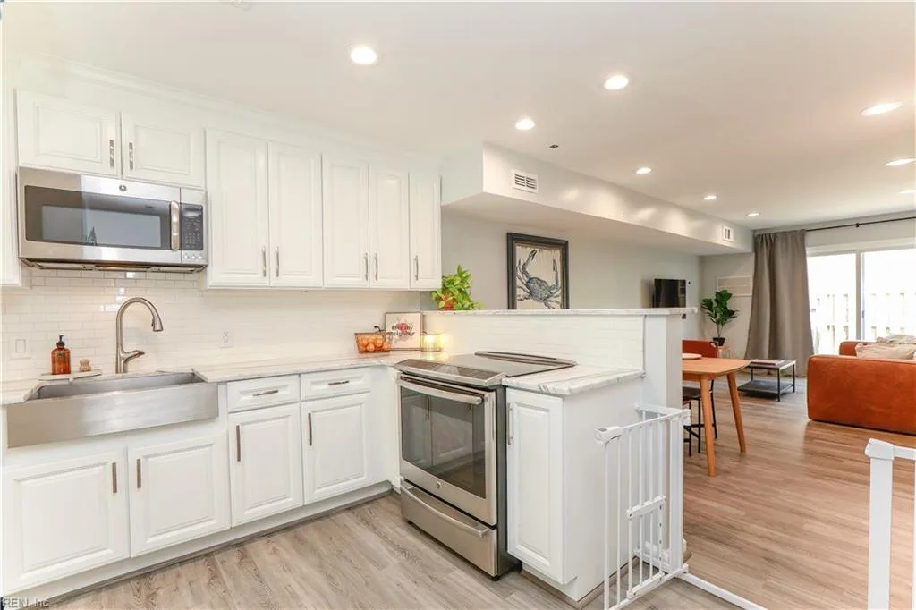 497 Bridge ST, Hampton — 2 bed Residential, 1,028 sqft