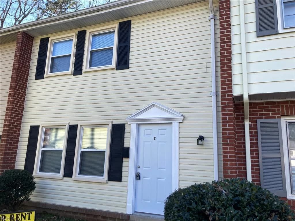 408 Savage DR #C, NEWPORTNEWS VA 23602 - Main photo