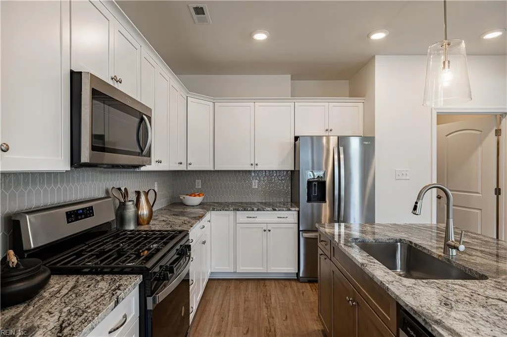 206 Oxford AVE #47-2, SMITHFIELD VA 23430 - Photo 5