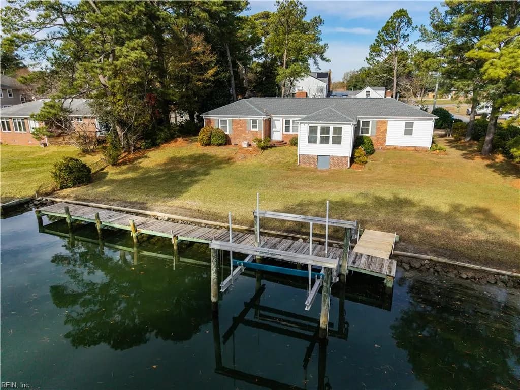 2037 Alphine RD, VIRGINIABEACH VA 23451 - Photo 2