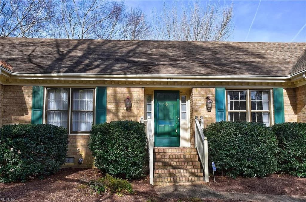 1924 Grayfalcon DR, NORFOLK VA 23518 - Photo 5