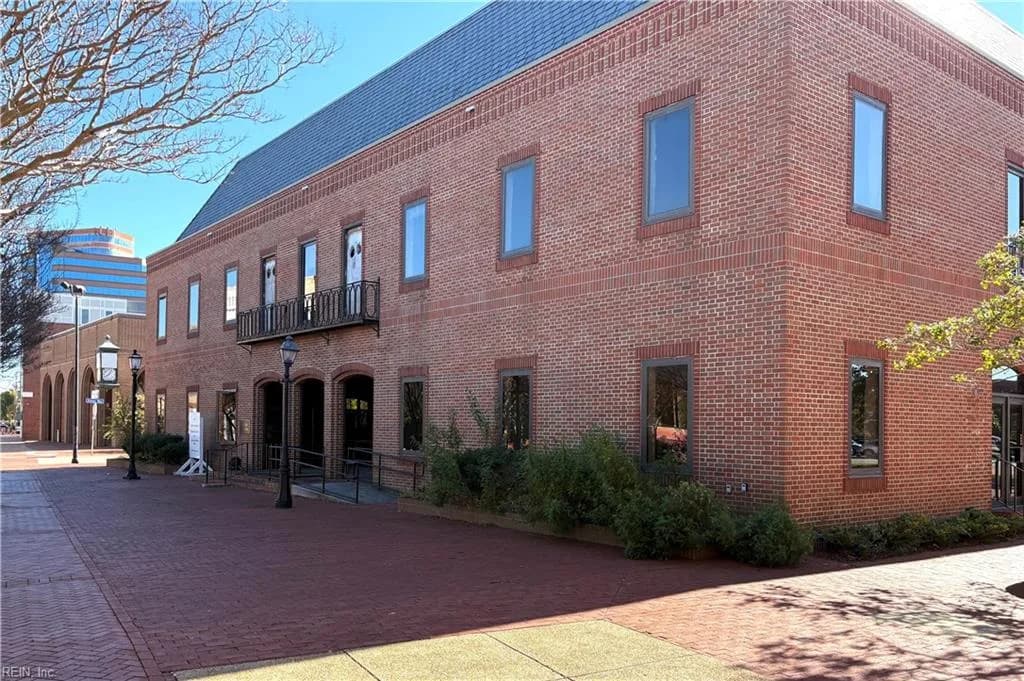 1 W Queen ST, HAMPTON VA 23669 - Main photo