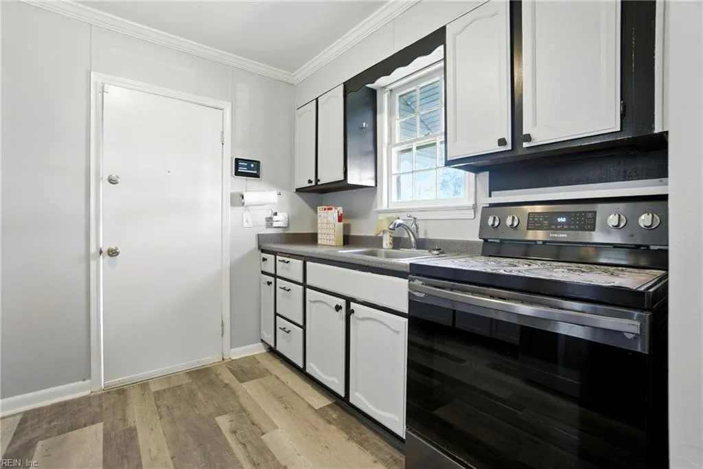 3426 Essex CIR, NORFOLK VA 23513 - Photo 3