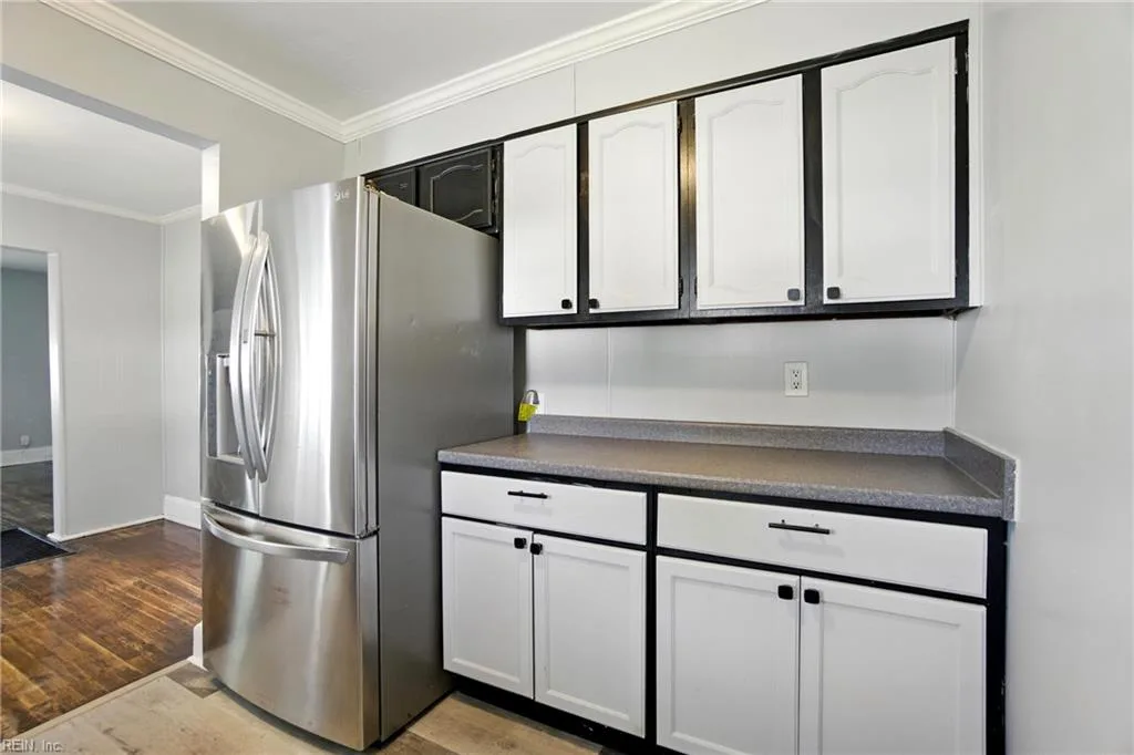 3426 Essex CIR, NORFOLK VA 23513 - Photo 4