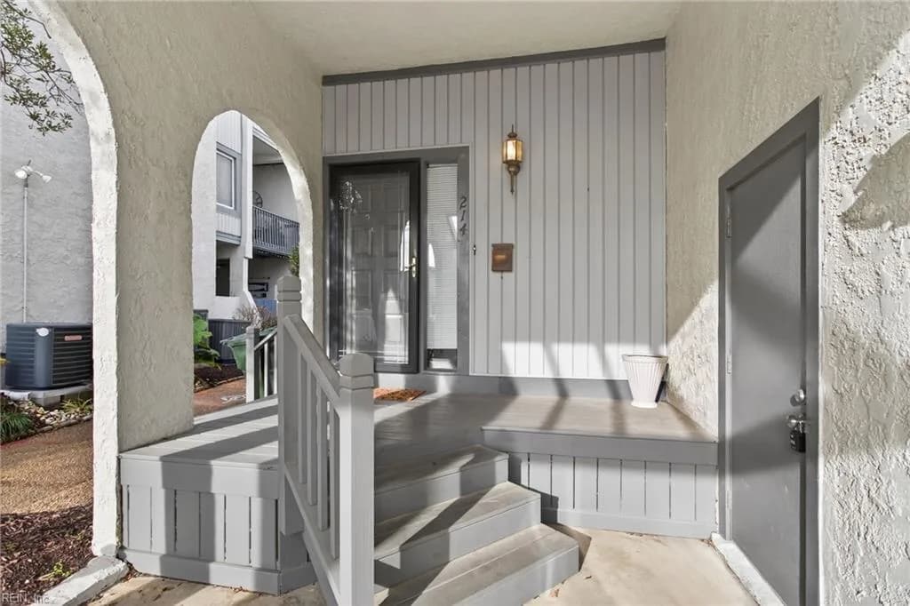 214 N First ST, HAMPTON VA 23664 - Photo 3