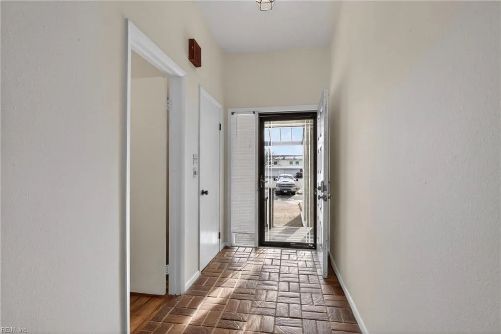 214 N First ST, HAMPTON VA 23664 - Photo 5