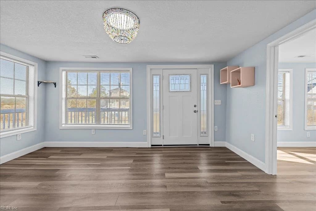 126 Ridge RD, POQUOSON VA 23662 - Photo 4